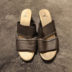 🔥 DEAL! DSW Studded Women's Medium Heeled Shoes